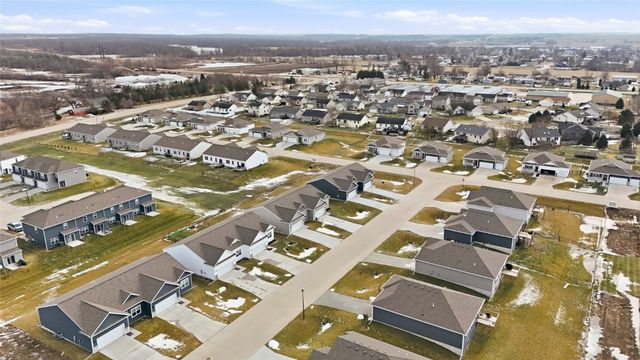 812 Juneberry Drive, Palo, IA 52324