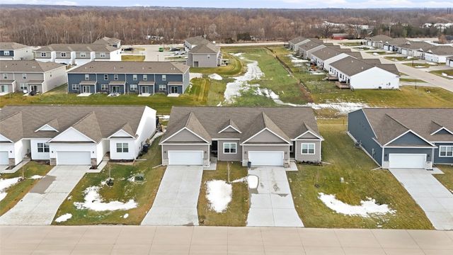 812 Juneberry Drive, Palo, IA 52324