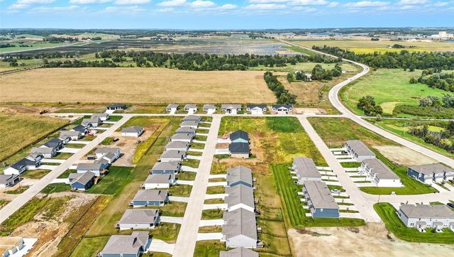 812 Juneberry Drive, Palo, IA 52324