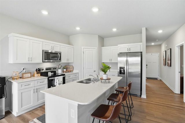 812 Juneberry Drive, Palo, IA 52324