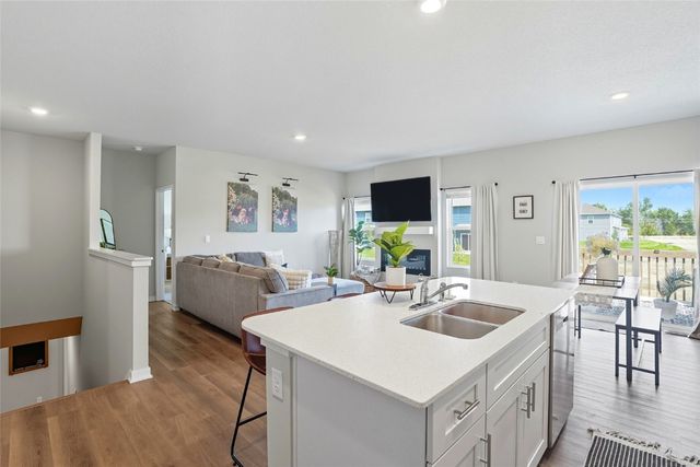 812 Juneberry Drive, Palo, IA 52324