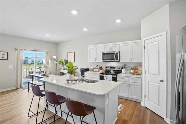 812 Juneberry Drive, Palo, IA 52324