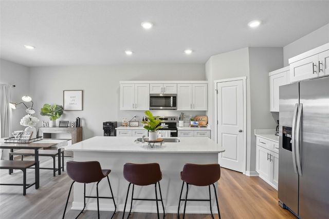 812 Juneberry Drive, Palo, IA 52324