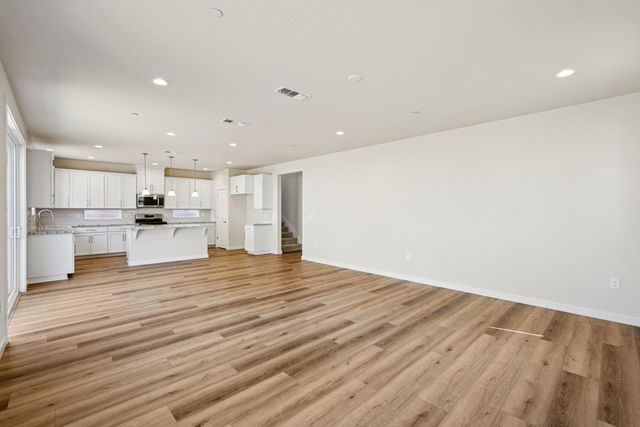 3950 Aura Way, Rancho Cordova, CA 95742