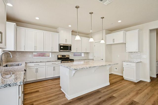 3950 Aura Way, Rancho Cordova, CA 95742