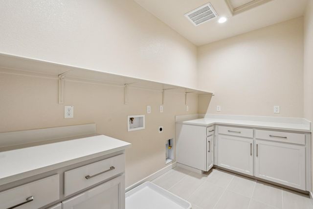 3950 Aura Way, Rancho Cordova, CA 95742