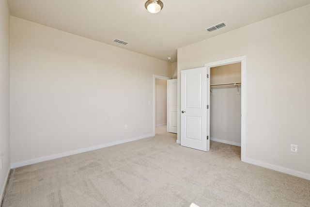 3950 Aura Way, Rancho Cordova, CA 95742