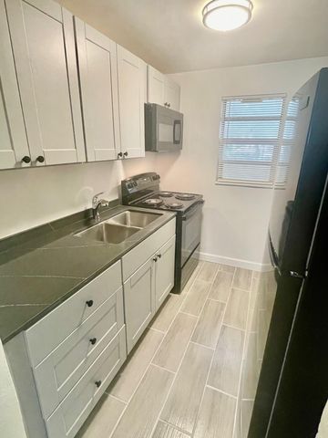 22 NW 8TH Avenue 1-4, Dania Beach, FL 33004