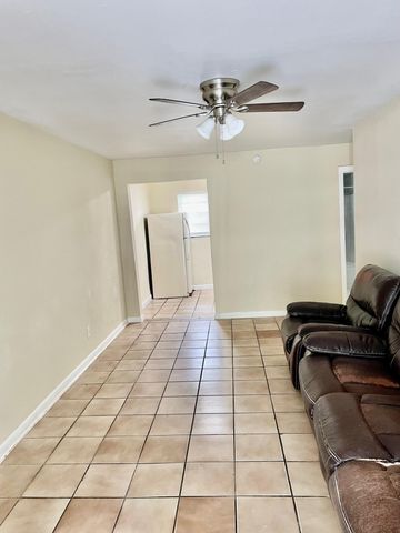 22 NW 8TH Avenue 1-4, Dania Beach, FL 33004