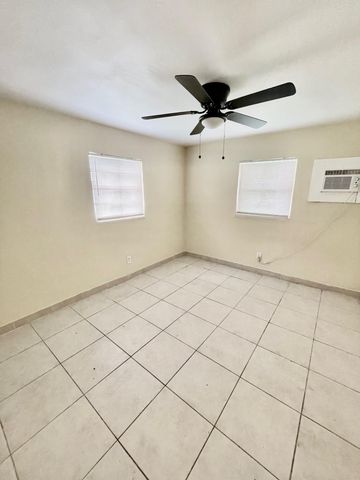 22 NW 8TH Avenue 1-4, Dania Beach, FL 33004