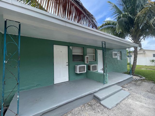 22 NW 8TH Avenue 1-4, Dania Beach, FL 33004