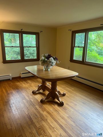 7 Laurel Road, Ellington, CT 06029