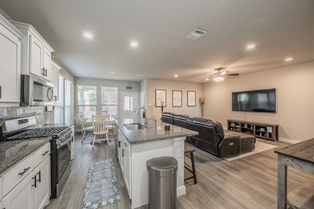 1216 Kerrville Lane, Weatherford, TX 76087