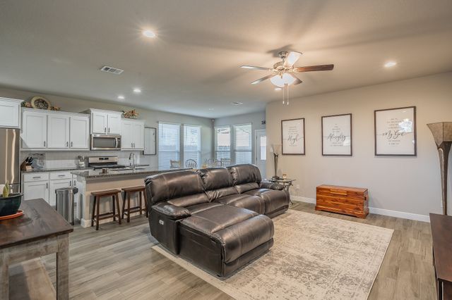 1216 Kerrville Lane, Weatherford, TX 76087