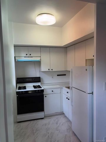 99-60 63rd Road 1H, Rego Park, NY 11374