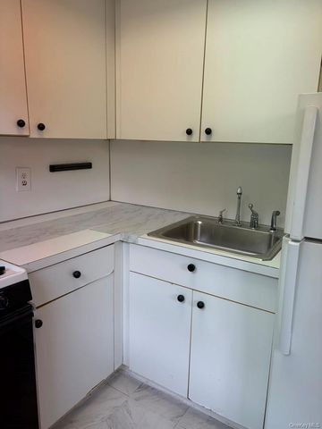 99-60 63rd Road 1H, Rego Park, NY 11374