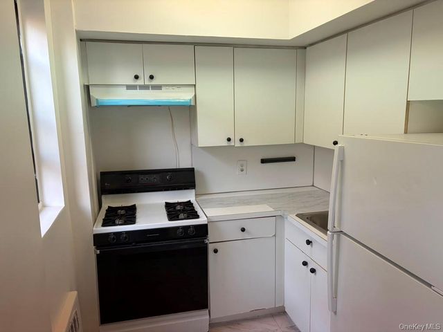 99-60 63rd Road 1H, Rego Park, NY 11374