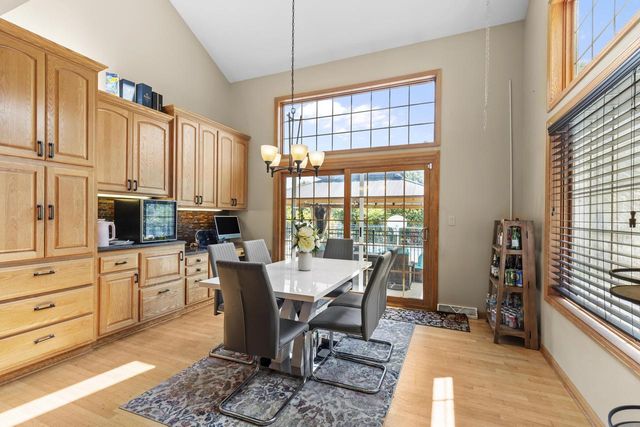 13600 W Eagle TRACE, New Berlin, WI 53151