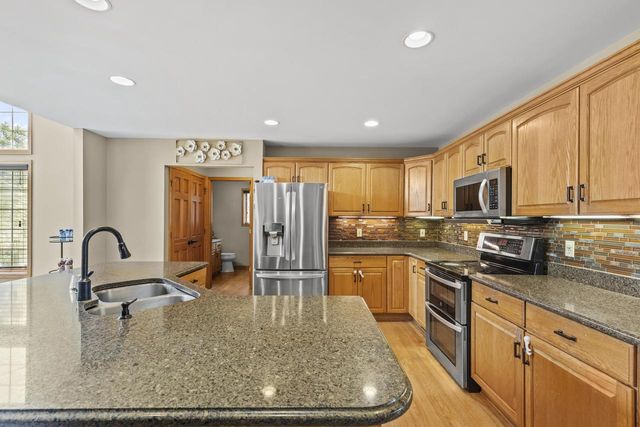 13600 W Eagle TRACE, New Berlin, WI 53151