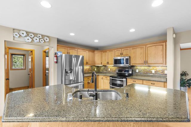 13600 W Eagle TRACE, New Berlin, WI 53151