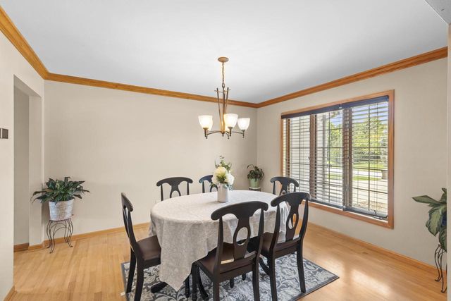 13600 W Eagle TRACE, New Berlin, WI 53151