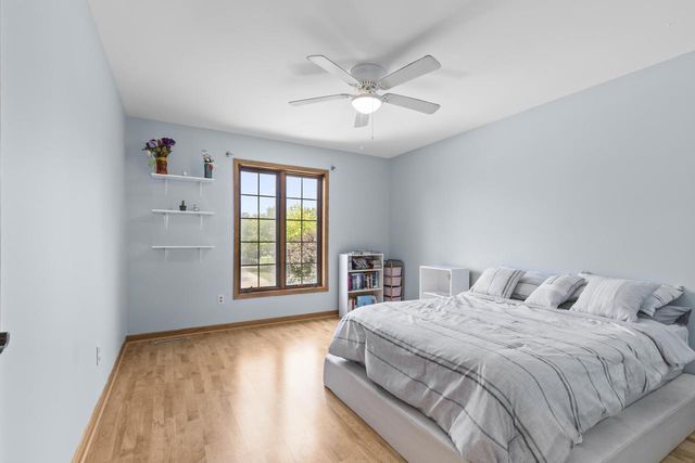 13600 W Eagle TRACE, New Berlin, WI 53151