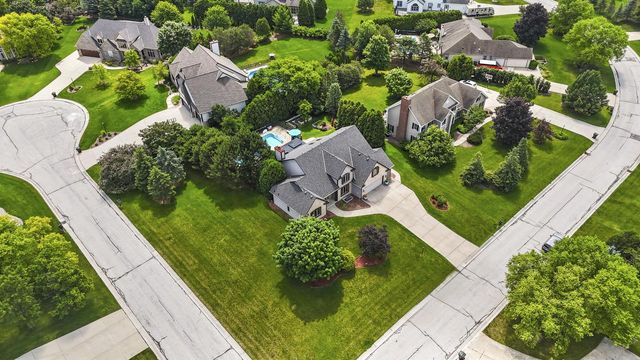 13600 W Eagle TRACE, New Berlin, WI 53151