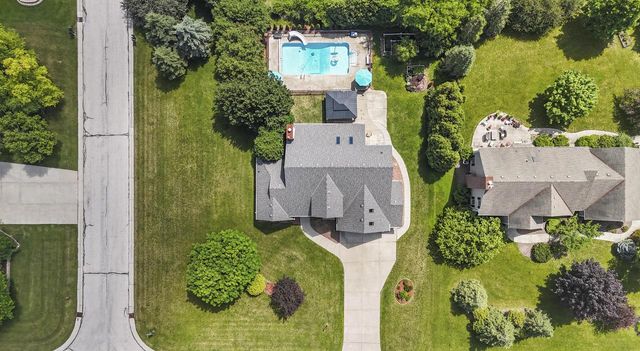 13600 W Eagle TRACE, New Berlin, WI 53151