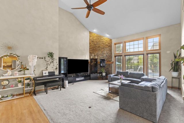 13600 W Eagle TRACE, New Berlin, WI 53151