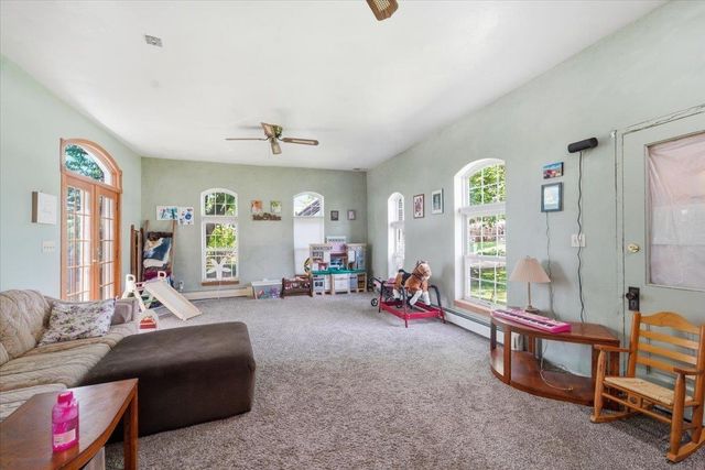 922 3rd Avenue, Ackley, IA 50601