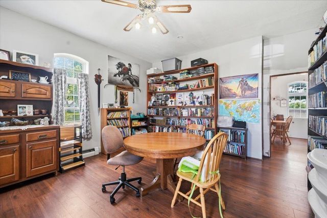 922 3rd Avenue, Ackley, IA 50601