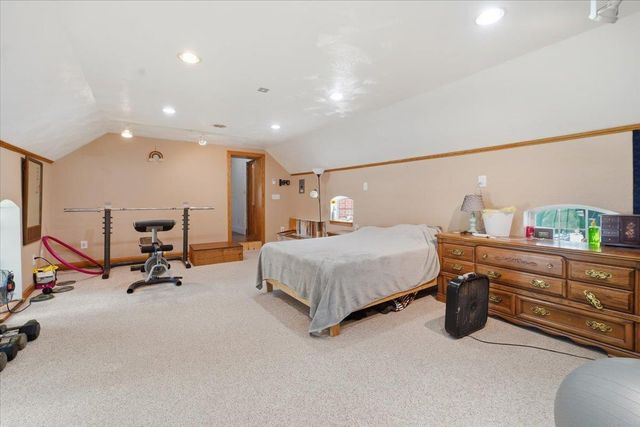 922 3rd Avenue, Ackley, IA 50601