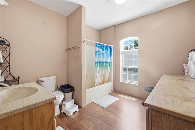 922 3rd Avenue, Ackley, IA 50601