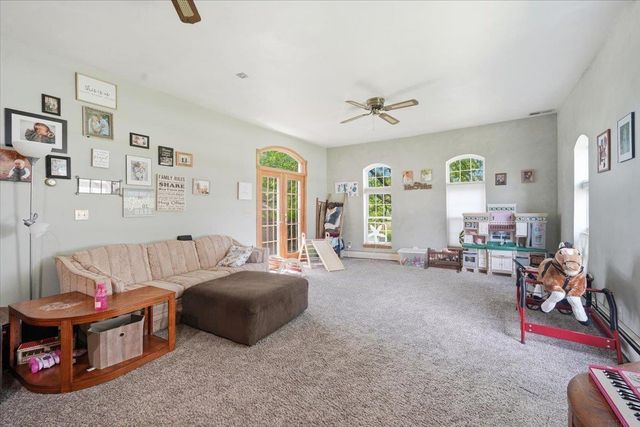 922 3rd Avenue, Ackley, IA 50601