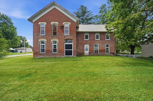 922 3rd Avenue, Ackley, IA 50601