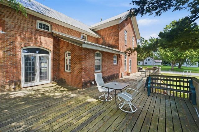 922 3rd Avenue, Ackley, IA 50601