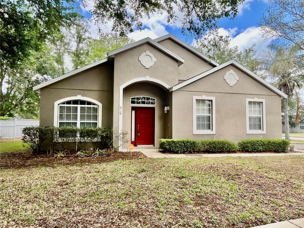 Image 1 of property listing at 919 MAGNOLIA BLOSSOM COURT, Apopka, FL 32712