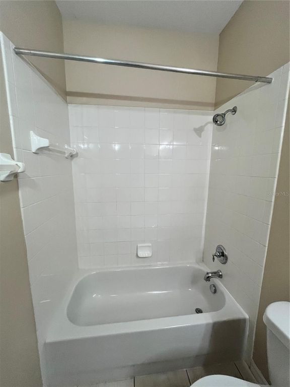 Image 18 of property listing at 919 MAGNOLIA BLOSSOM COURT, Apopka, FL 32712