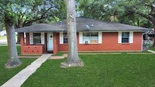 403 S Hill Street L, Alvin, TX 77511