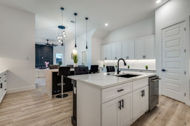 2804 Guymon Street, Dallas, TX 75212