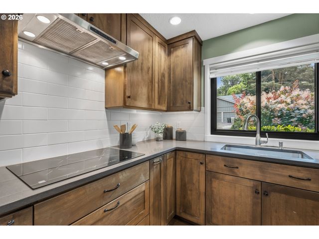 12395 Nw BIG FIR Cir, Portland, OR 97229