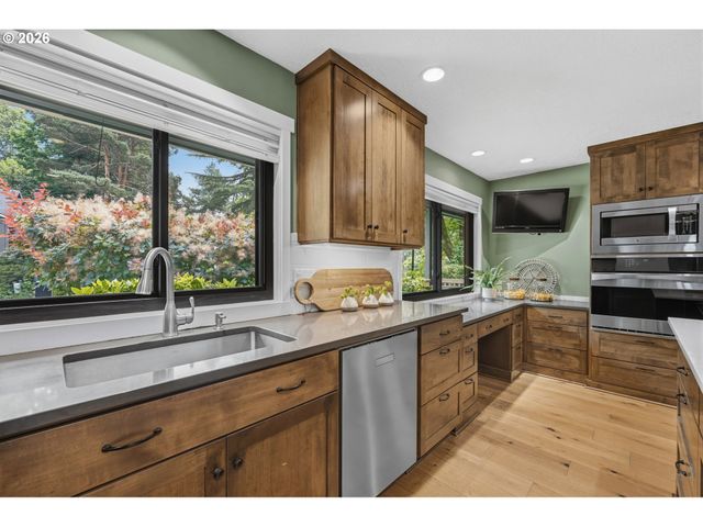 12395 Nw BIG FIR Cir, Portland, OR 97229