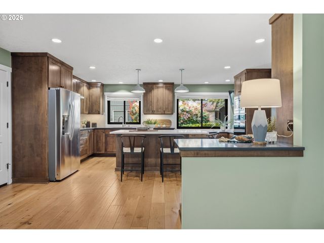 12395 Nw BIG FIR Cir, Portland, OR 97229