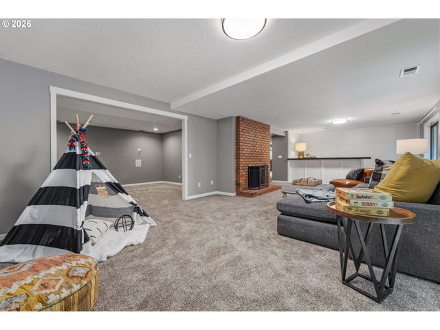 12395 Nw BIG FIR Cir, Portland, OR 97229