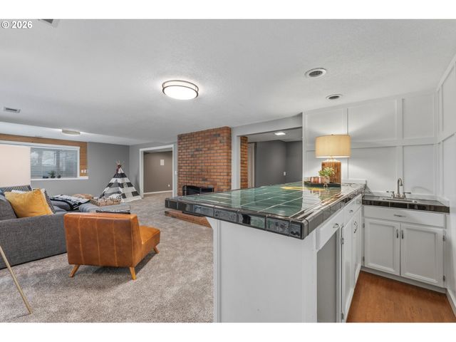 12395 Nw BIG FIR Cir, Portland, OR 97229