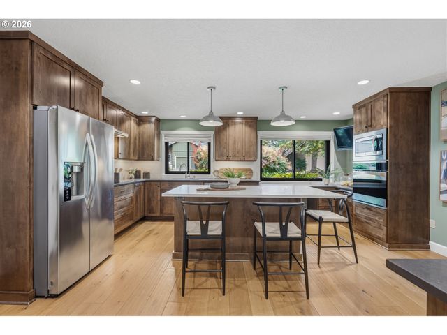 12395 Nw BIG FIR Cir, Portland, OR 97229