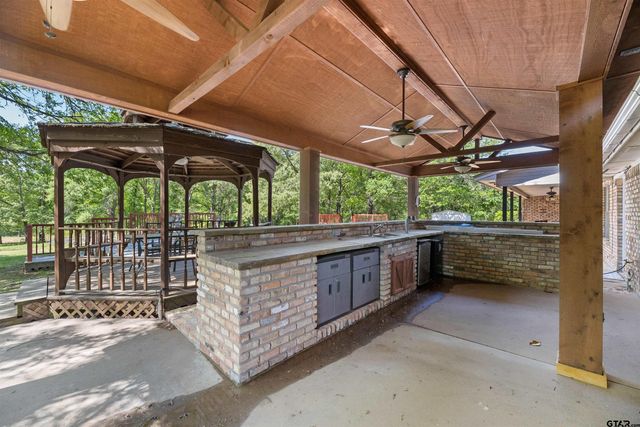 321 VZ County Road 2602, Wills Point, TX 75169
