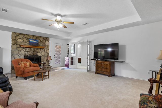 321 VZ County Road 2602, Wills Point, TX 75169