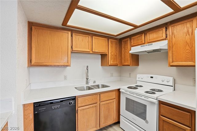 916 Rockview Drive 102, Las Vegas, NV 89128