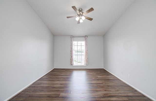 10101 S Gessner Road 405, Houston, TX 77071